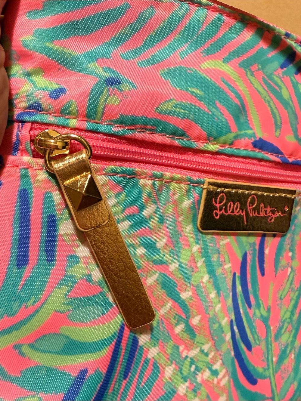 Lilly Pulitzer Zip It ID Crossbody in Cocoa Breeze - Picture 5 of 12